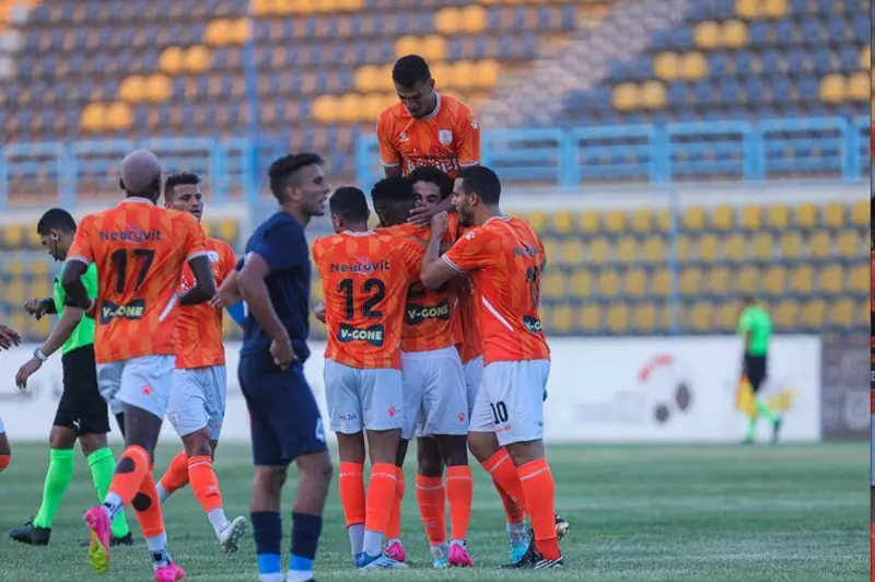 جانب من لقاء إنبي وفاركو